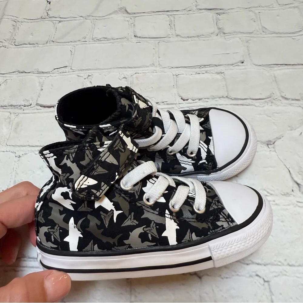 Shark Converse